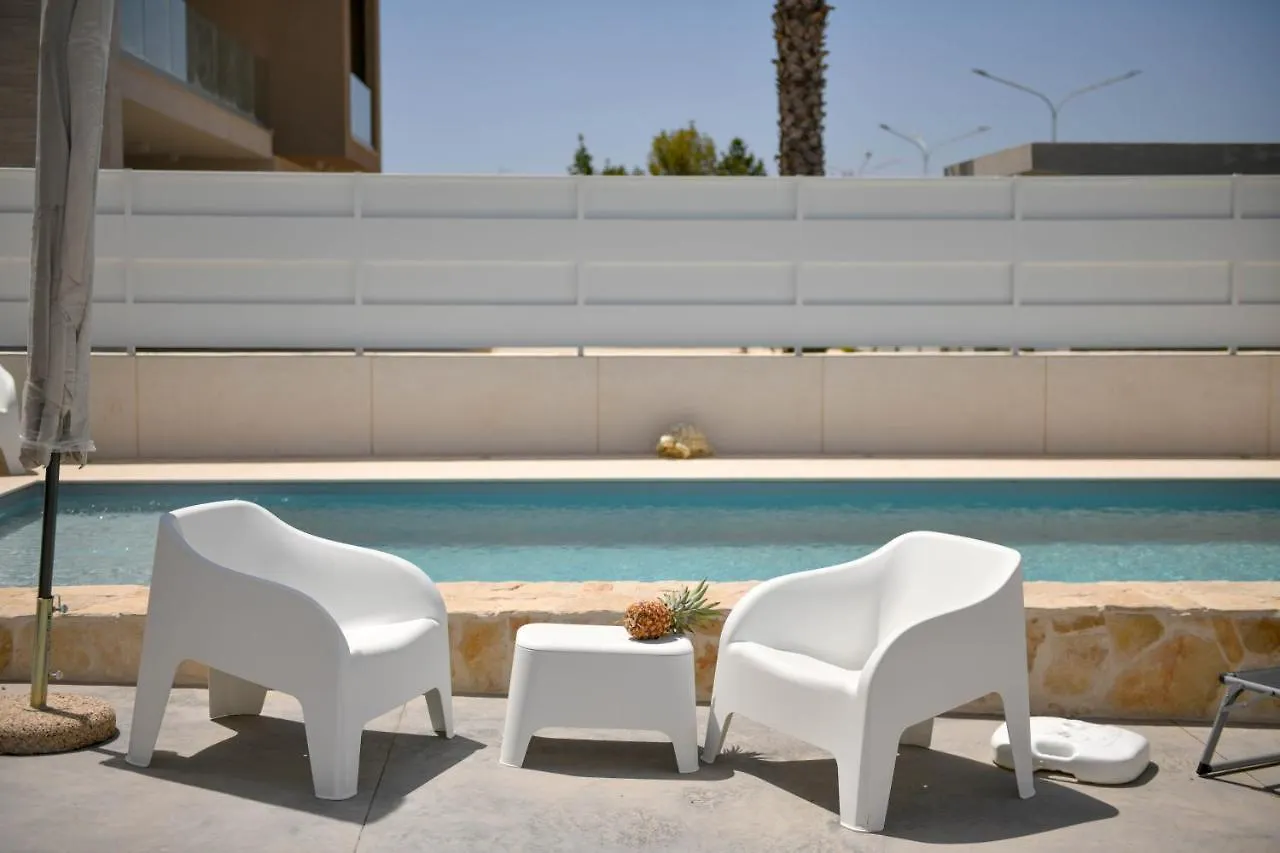 Apartment Laura Avola 0*,