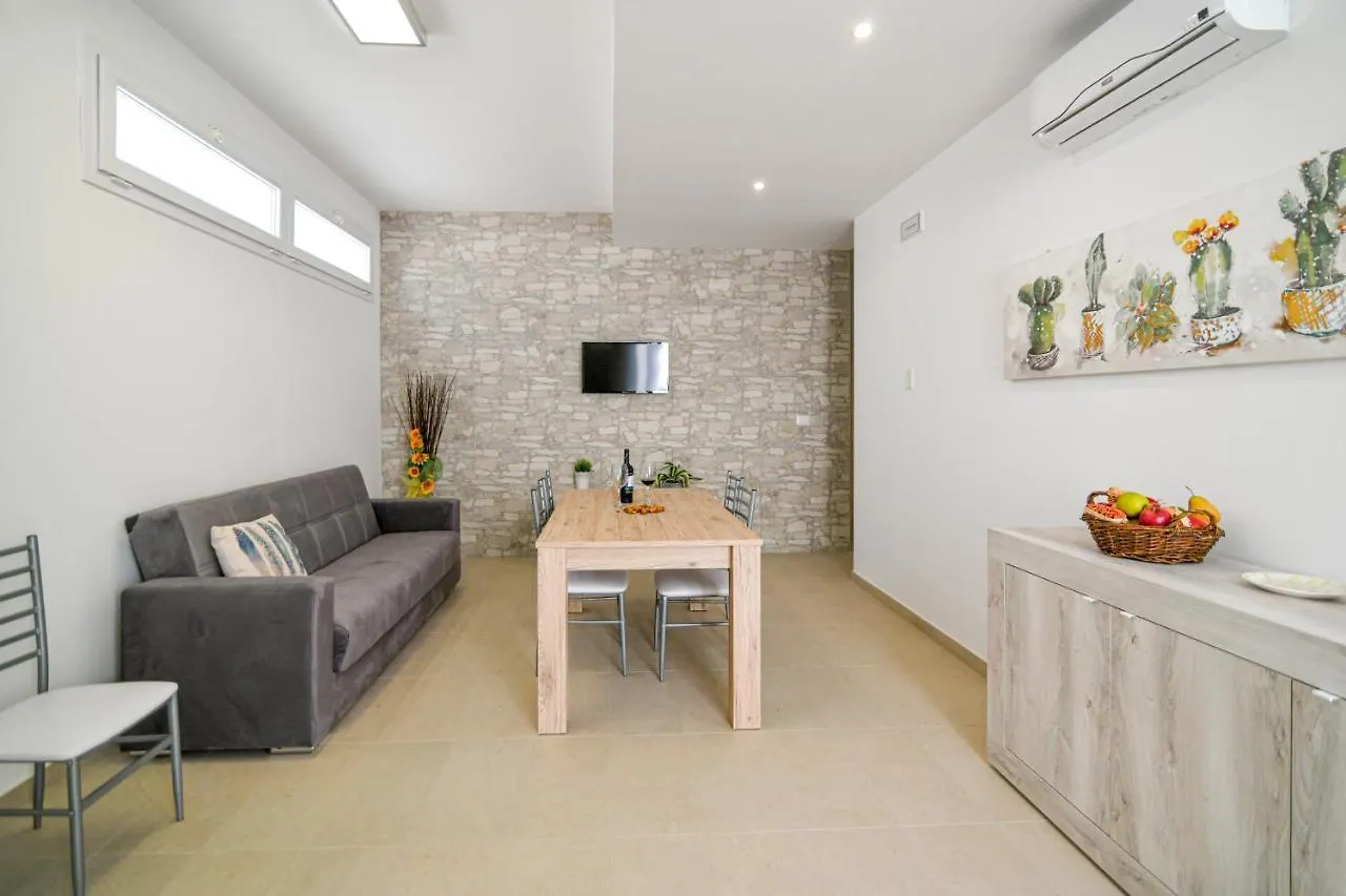 Apartment Laura Avola